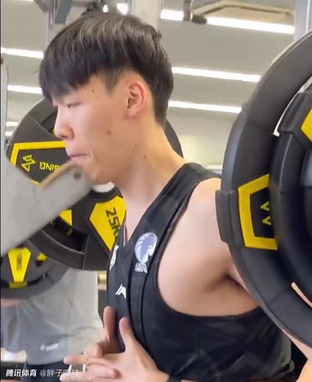 巨胸喷奶水视频www免费观看